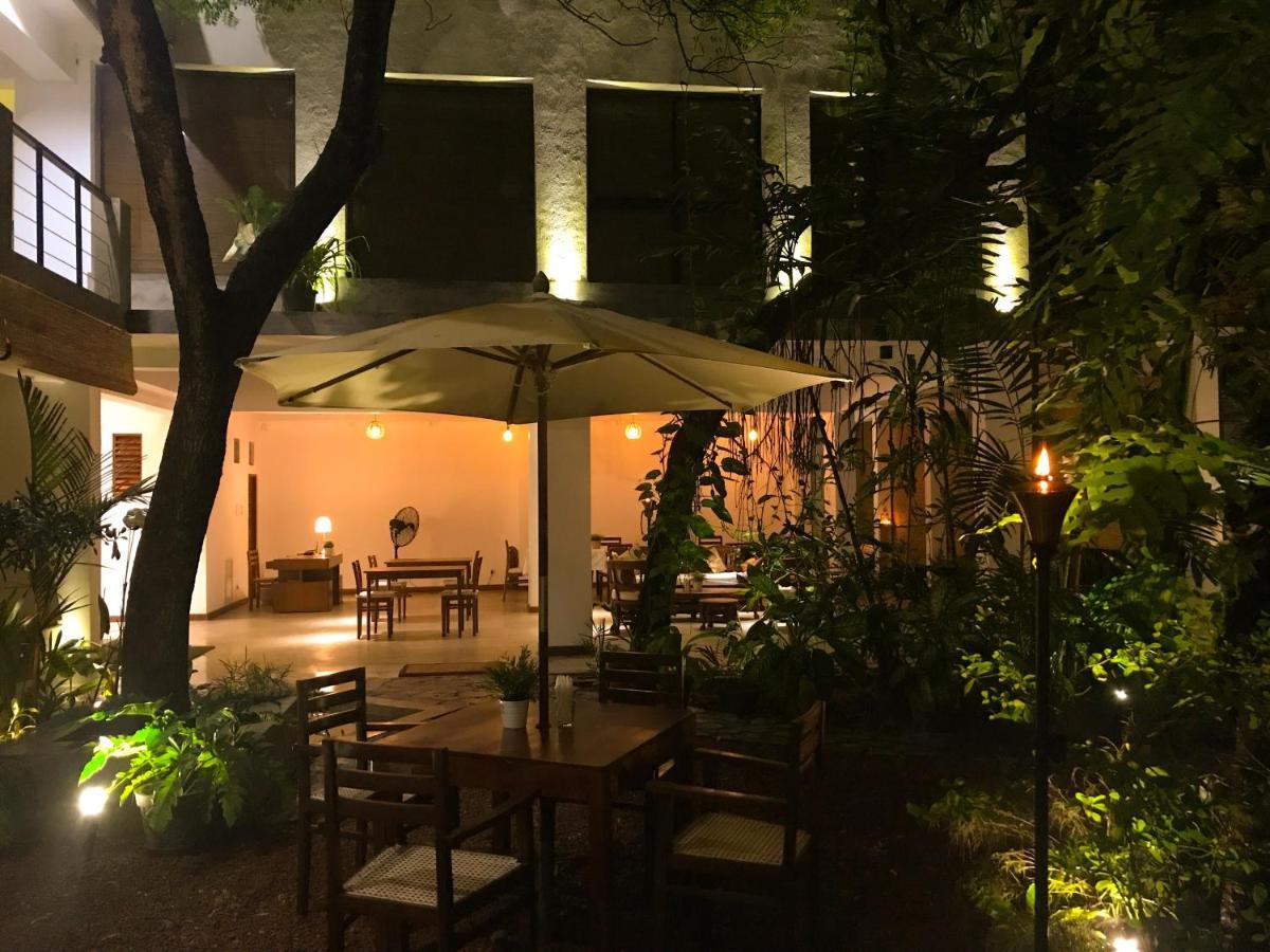 Sayura House Otel Kolombo Dış mekan fotoğraf