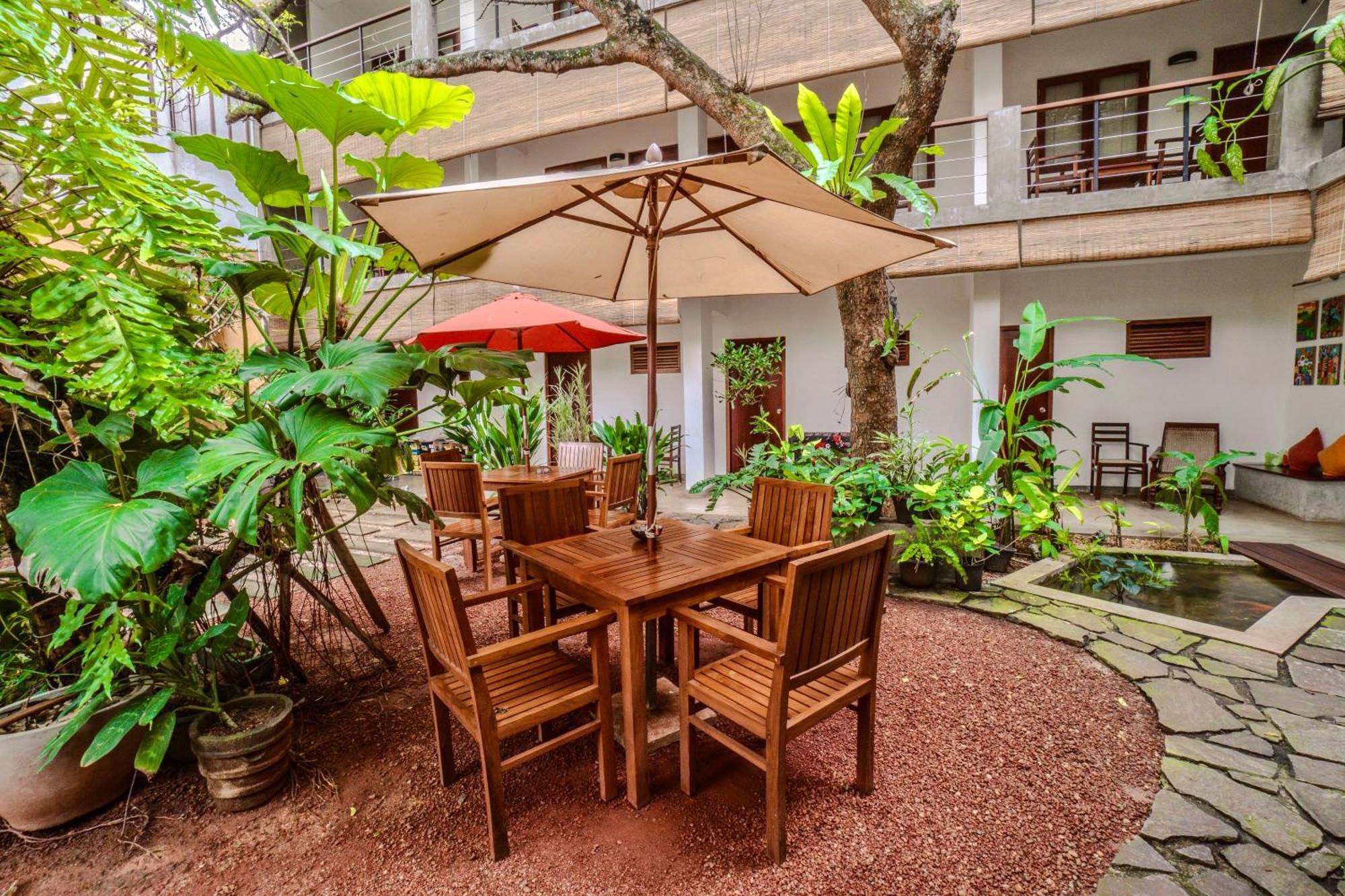 Sayura House Otel Kolombo Dış mekan fotoğraf