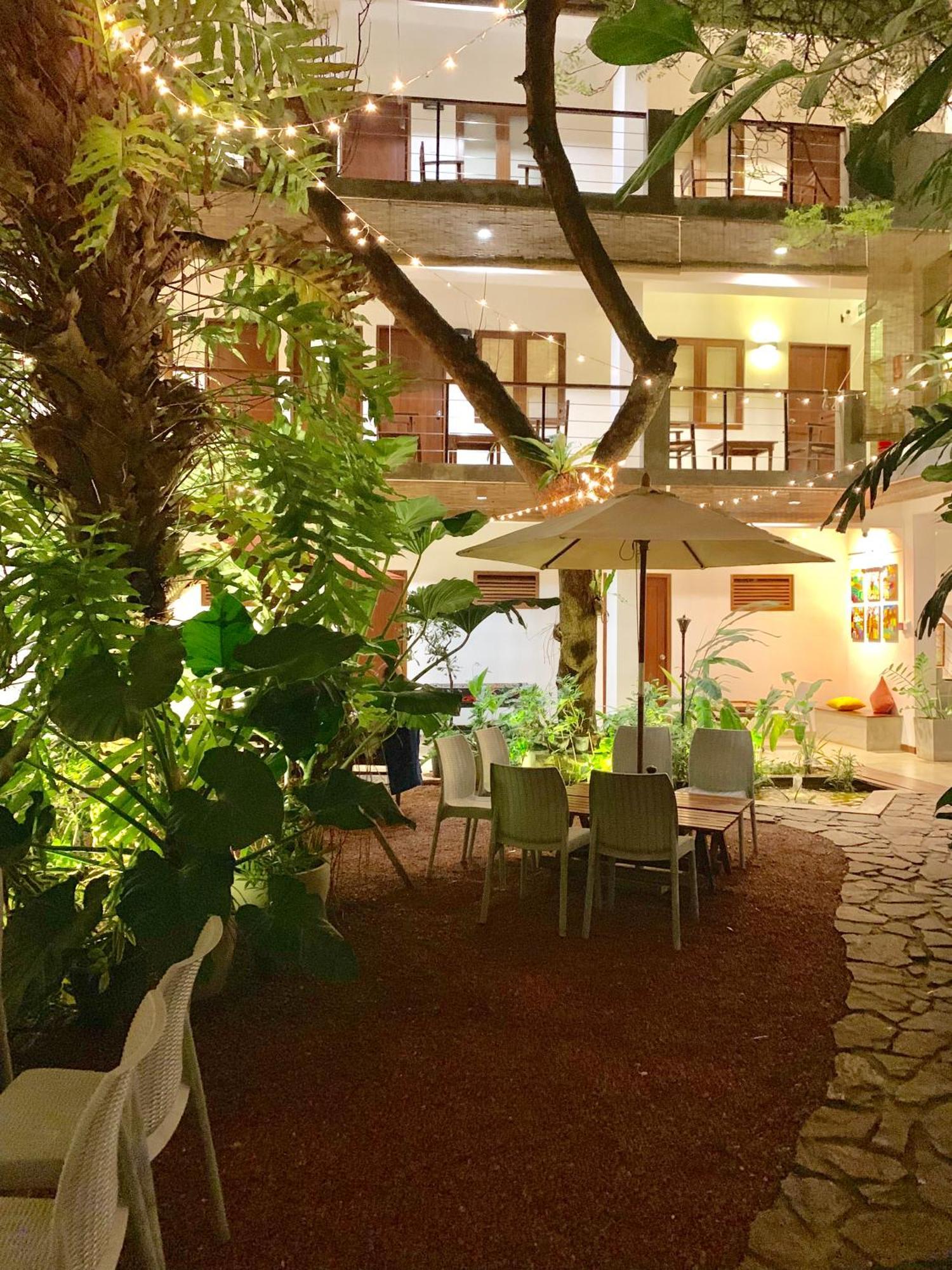 Sayura House Otel Kolombo Dış mekan fotoğraf
