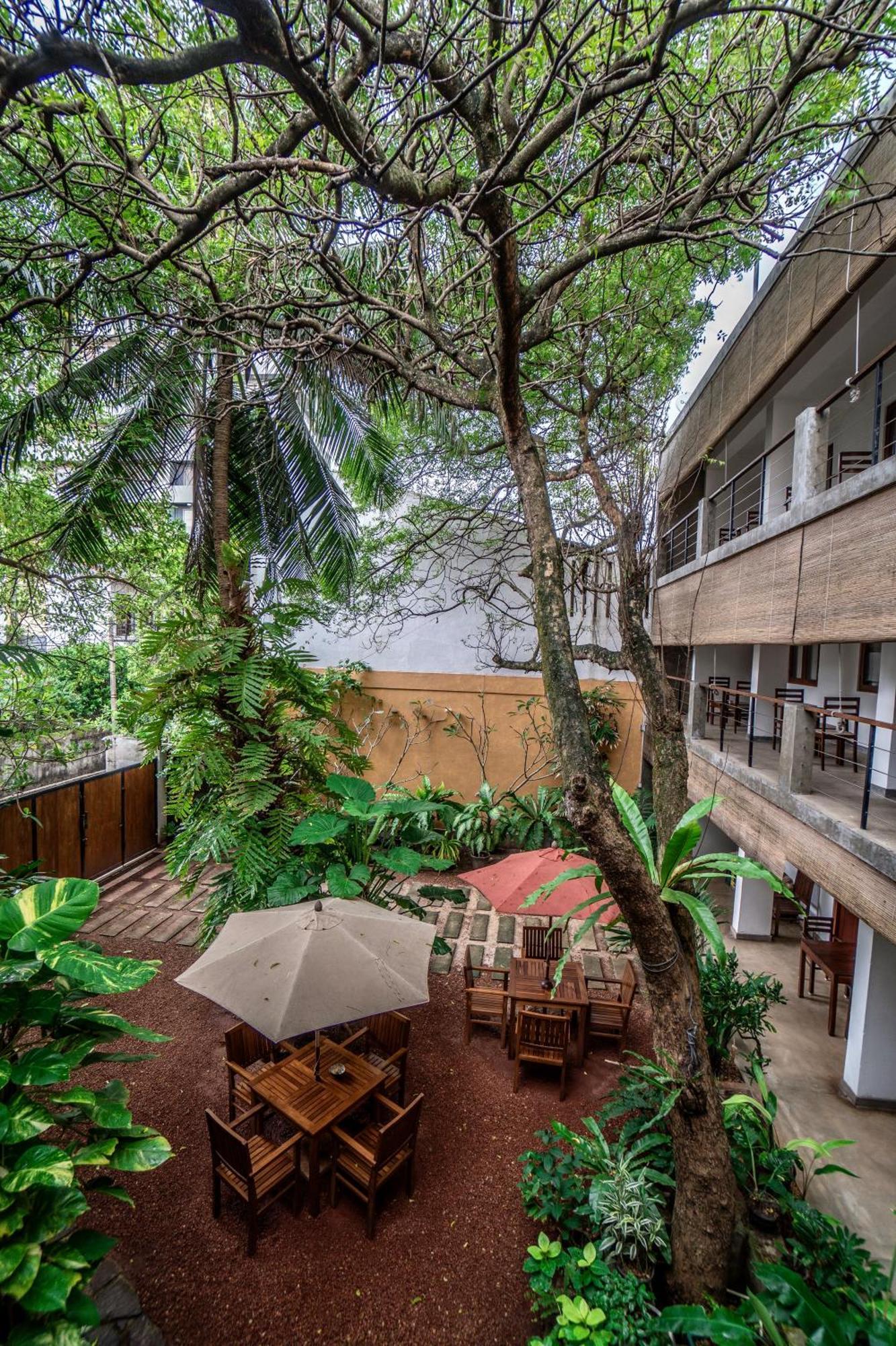 Sayura House Otel Kolombo Dış mekan fotoğraf